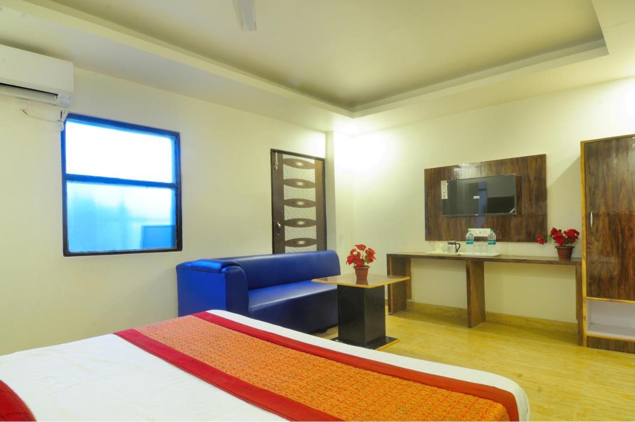 Hotel Noida Delight Ngoại thất bức ảnh